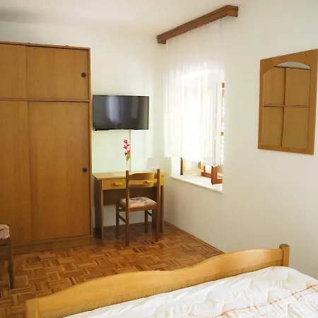 Apartment Lucic *